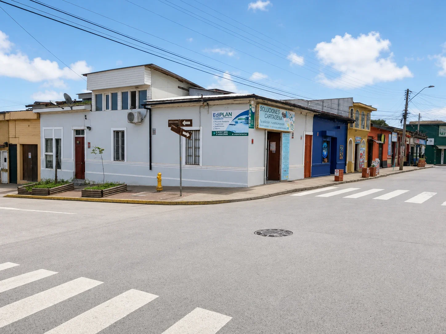 Fachada de la sede de EdiPLAN en una esquina del centro de Cartagena.